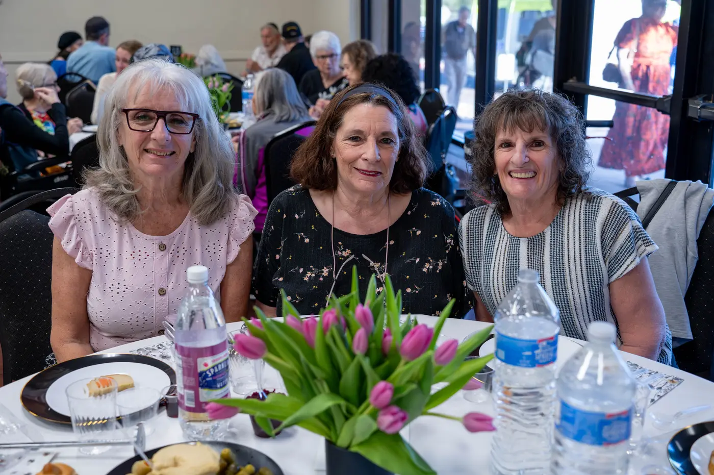 Guests enjoying Shabbat together