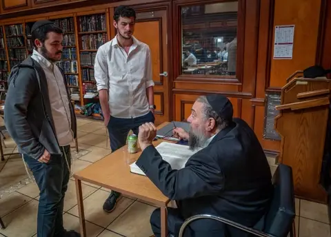 Yeshiva Ohr Elchonon Chabad West Coast Talm udical Seminary