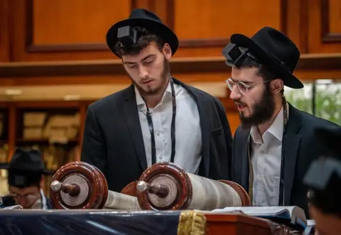 Yeshiva Ohr Elchonon Chabad West Coast Talm udical Seminary