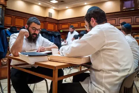 Yeshiva Ohr Elchonon Chabad West Coast Talm udical Seminary