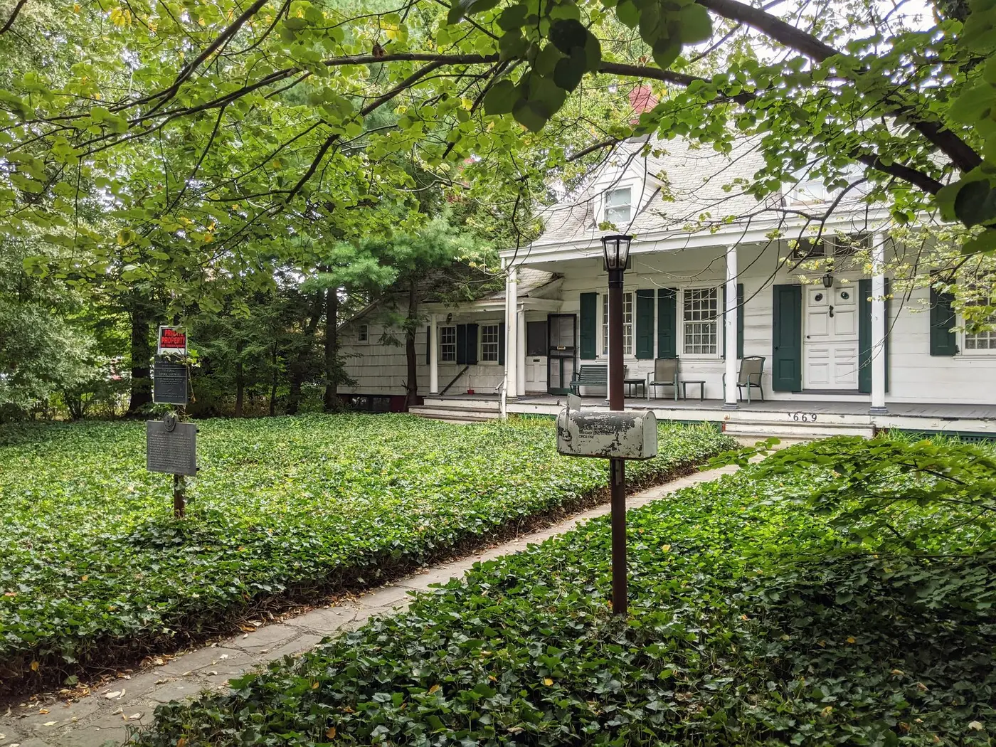 The Wyckoff-Bennett Homestead and its front walkway