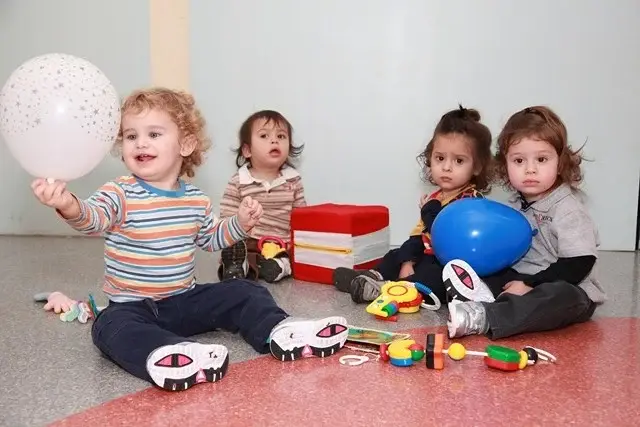 Primeira infância Incentivamos as crianças a fazerem escolhas, respeitando a si próprias e a todos ao seu redor.