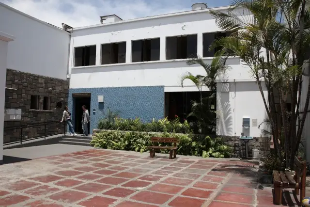 Kosher products available at supermarkets in Lima