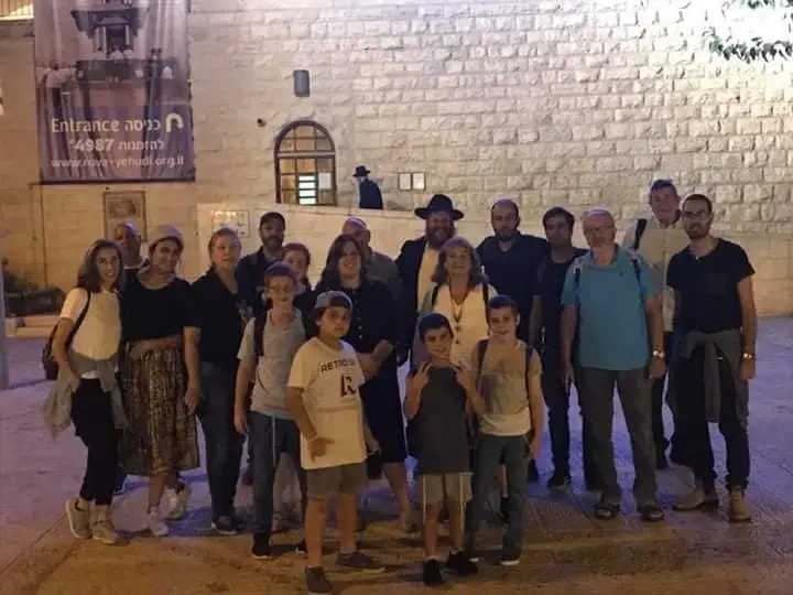 חסד עזרה ותמיכה חינוך משקיעים בעתיד שלנו קהילה עם הקהילה למען הקהילה