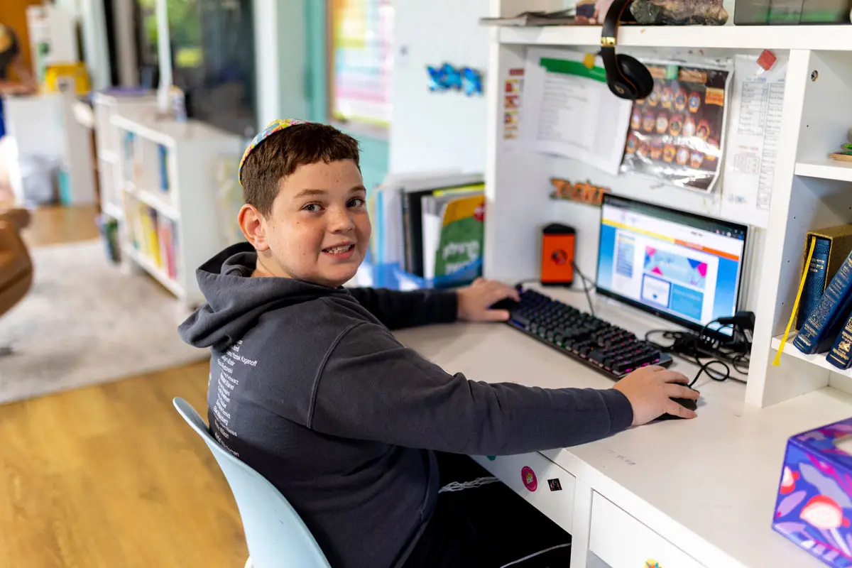 Online Learning with Real Life Growth