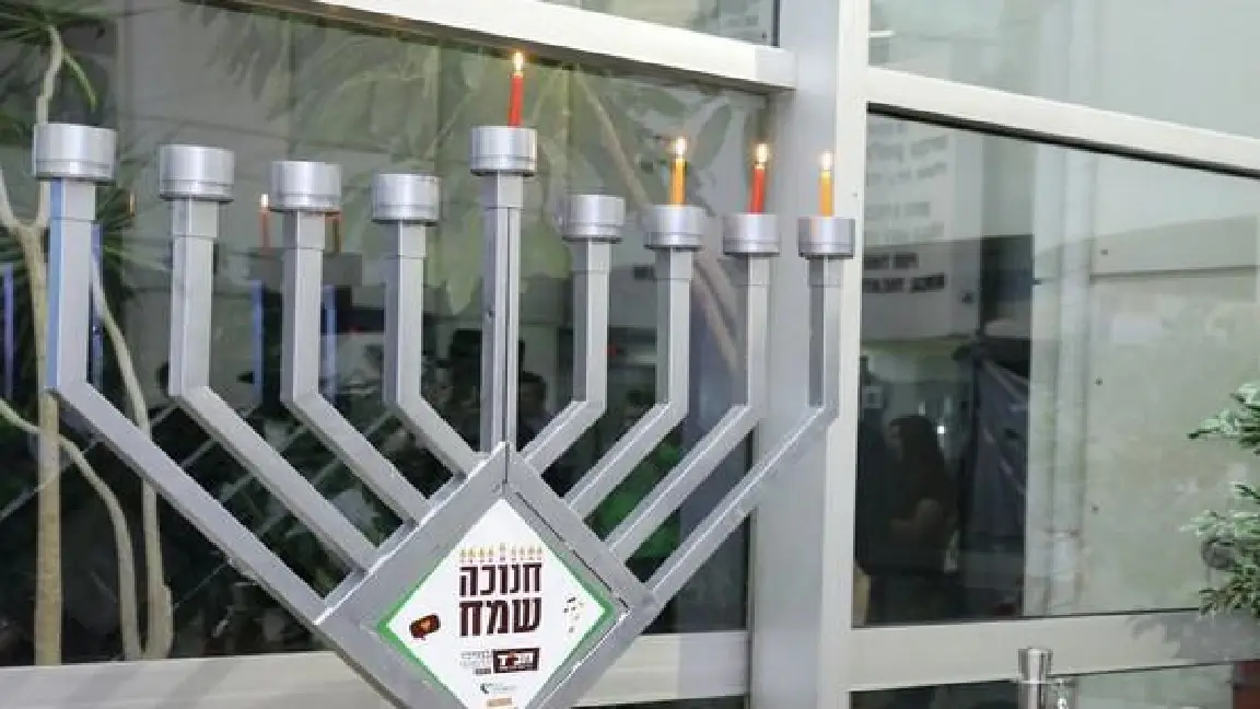 נצחון הרוח על החומר >