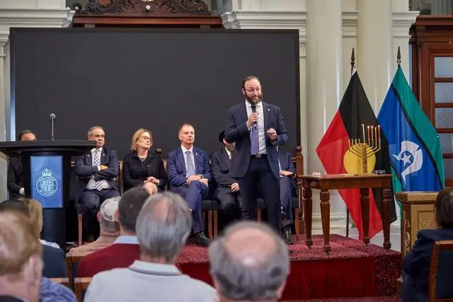 Elected Officials Visit Chabad of Melbourne’s CBD Sukkah