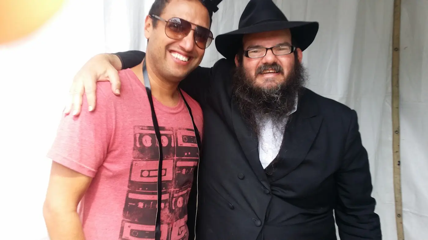 Tefillin on the Boulevard