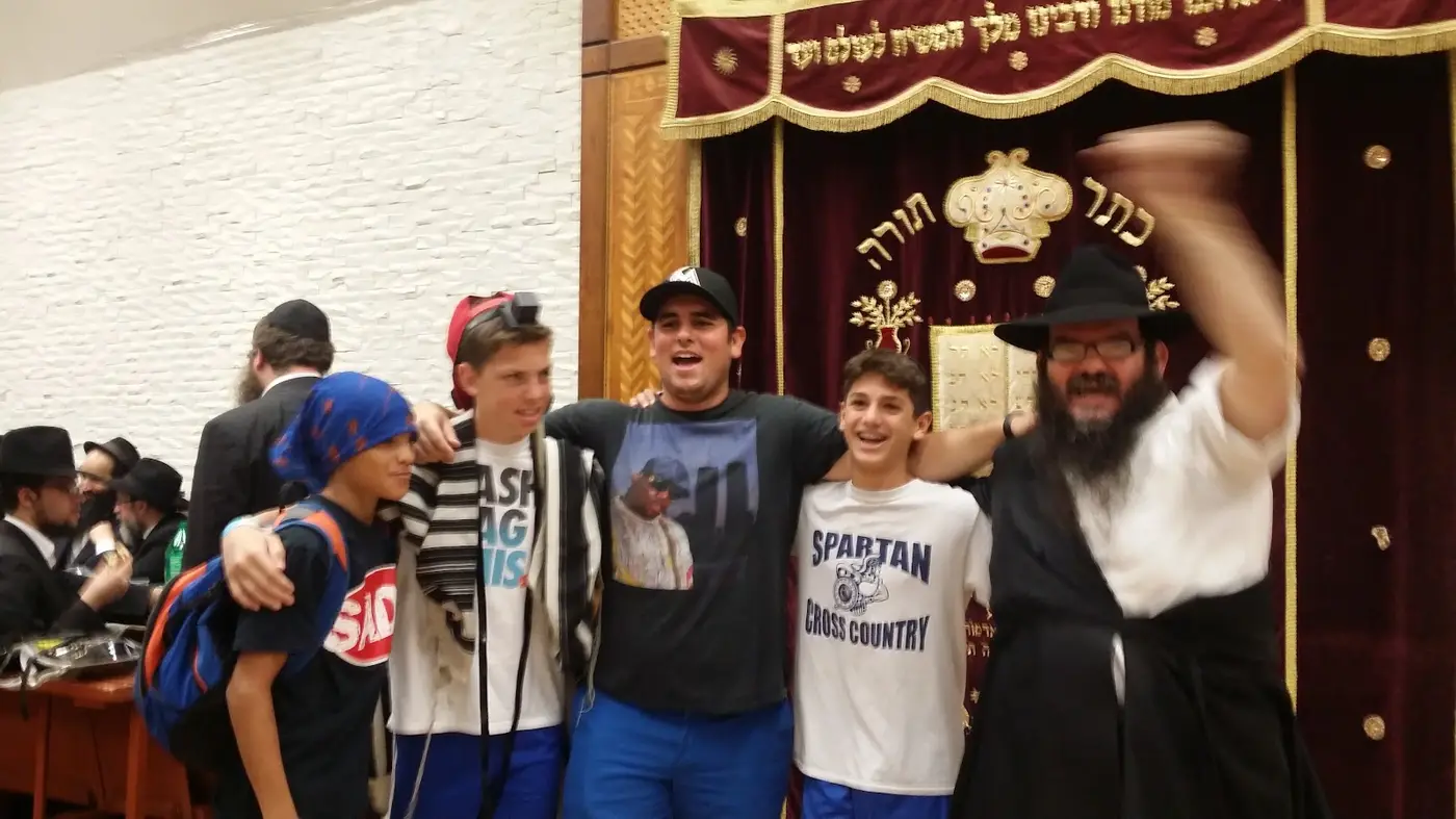 Tefillin on the Boulevard