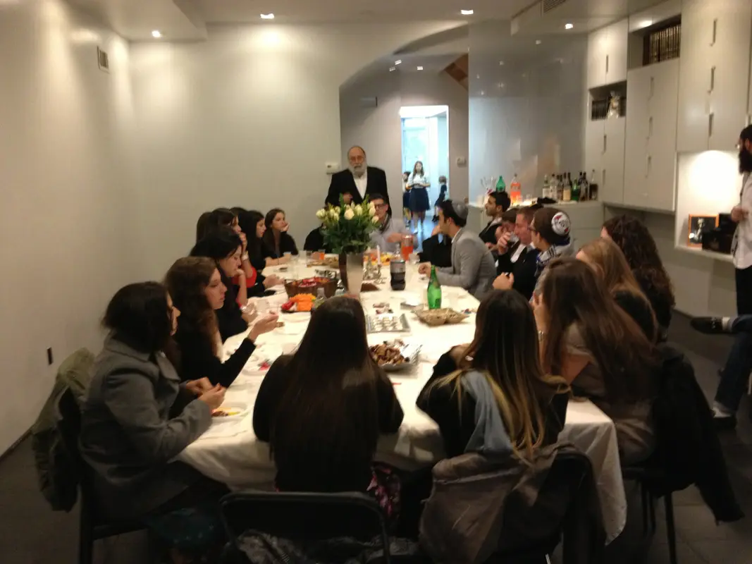 Shabbat at Chabad Friday Night Dinners Special Shabbaton Lectures Classes on Intro to Shabbat