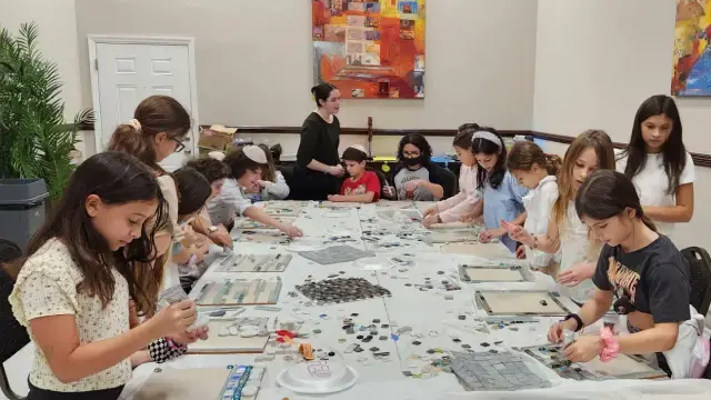 more about bear family and hebrew school Testimonials Donate The Leonard Catz Scholarship