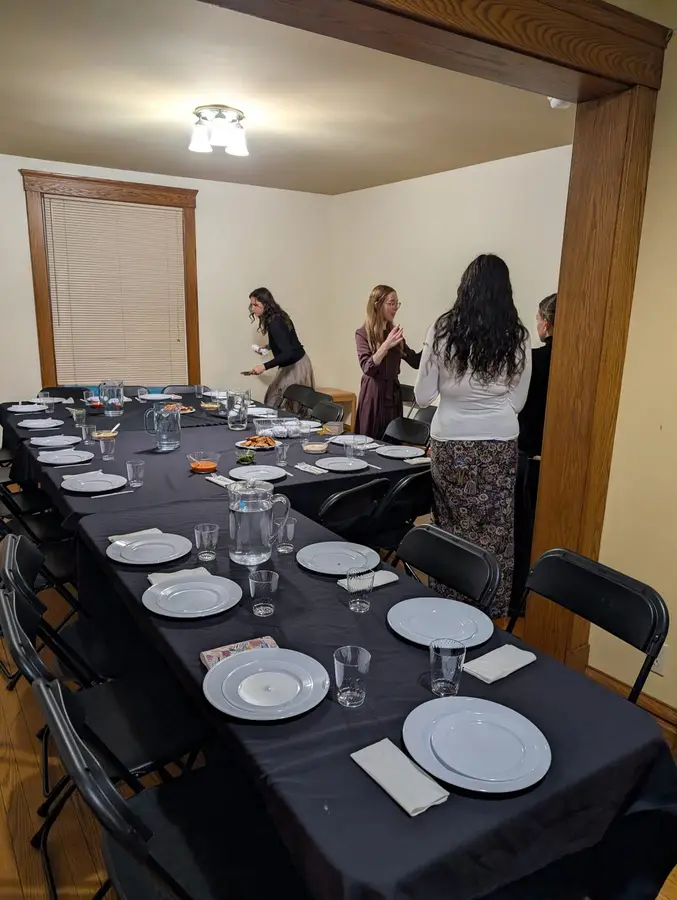 Chabad's Shabbat Table