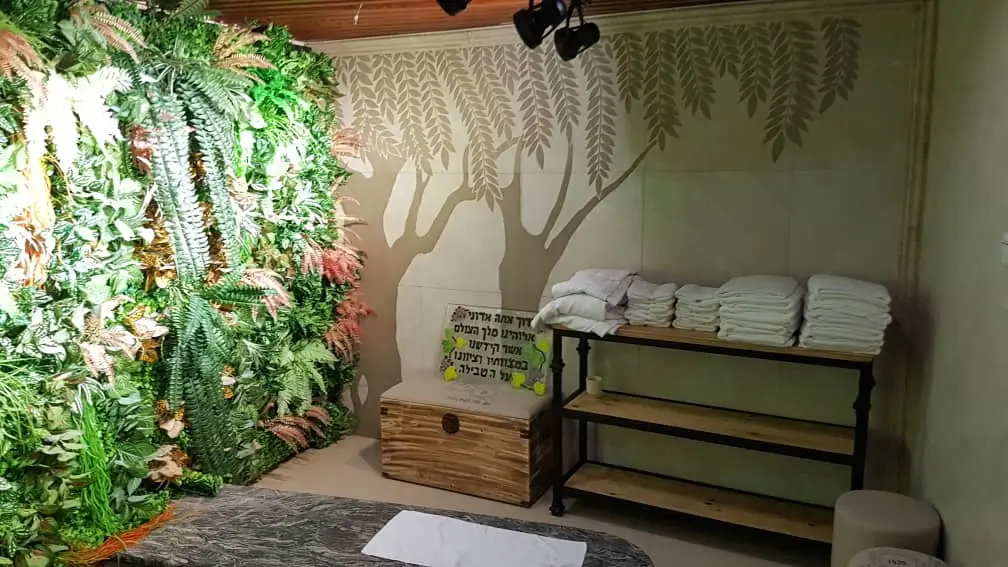 The women mikveh is open only upon advanced coordination of 24 hours with the Rabbanit by phone: +8613570705770