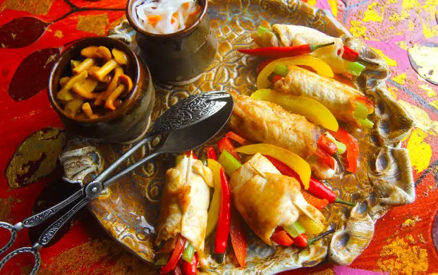 Птица Завернуть по-еврейски Редактировать статью Курица – главное мясо для еврея...
