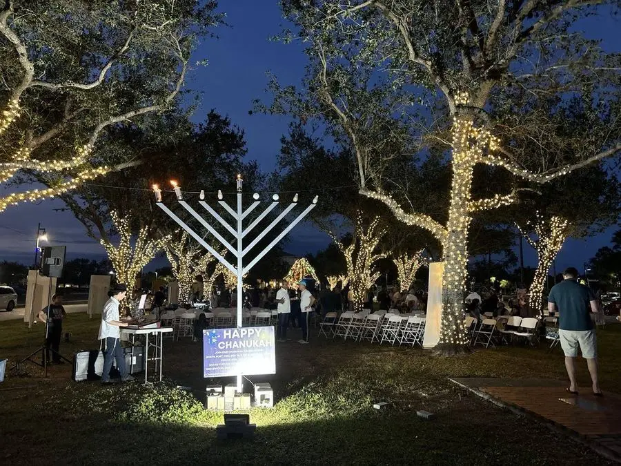 A community moment at Chabad of Venice