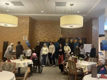 Cteen Menorah Lighting with Reutlinger Residents