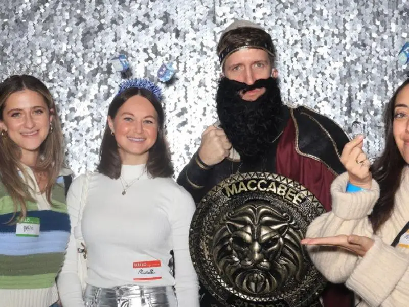 YJP Chanukah Photobooth 2023