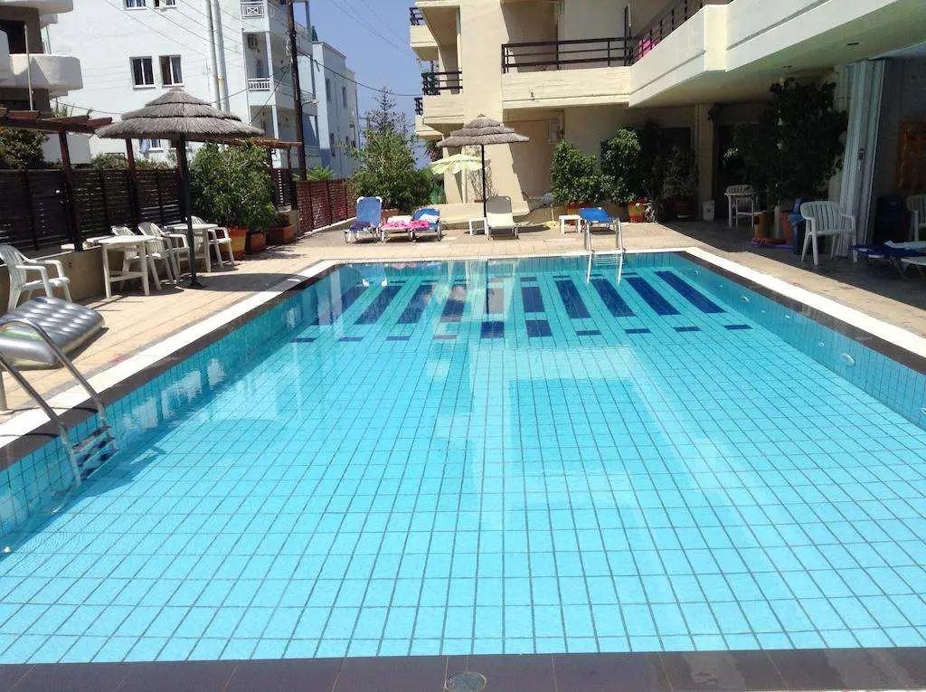 Caravel Apartment Hotel