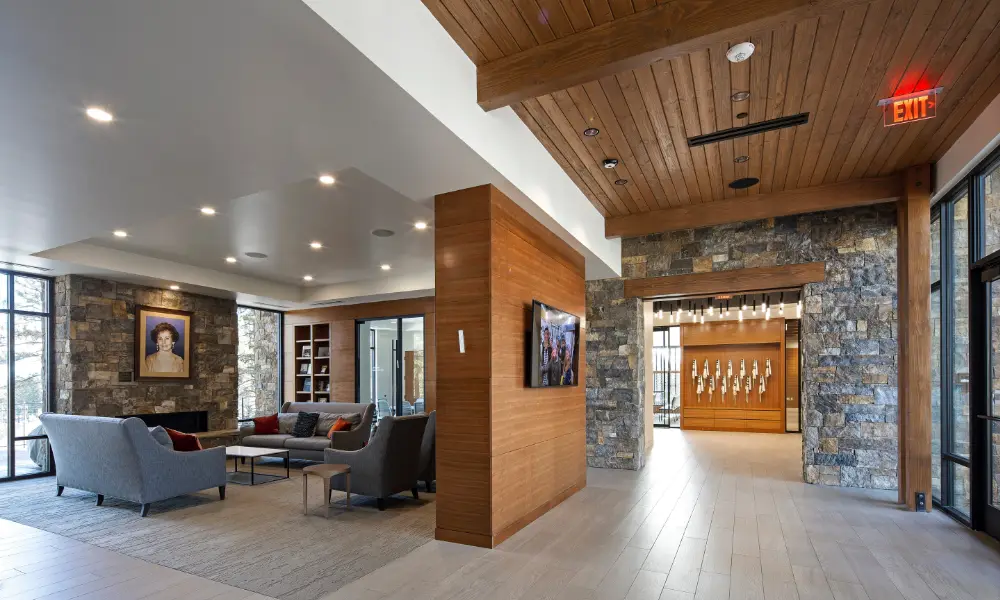 Entry Lobby & Library Lounge