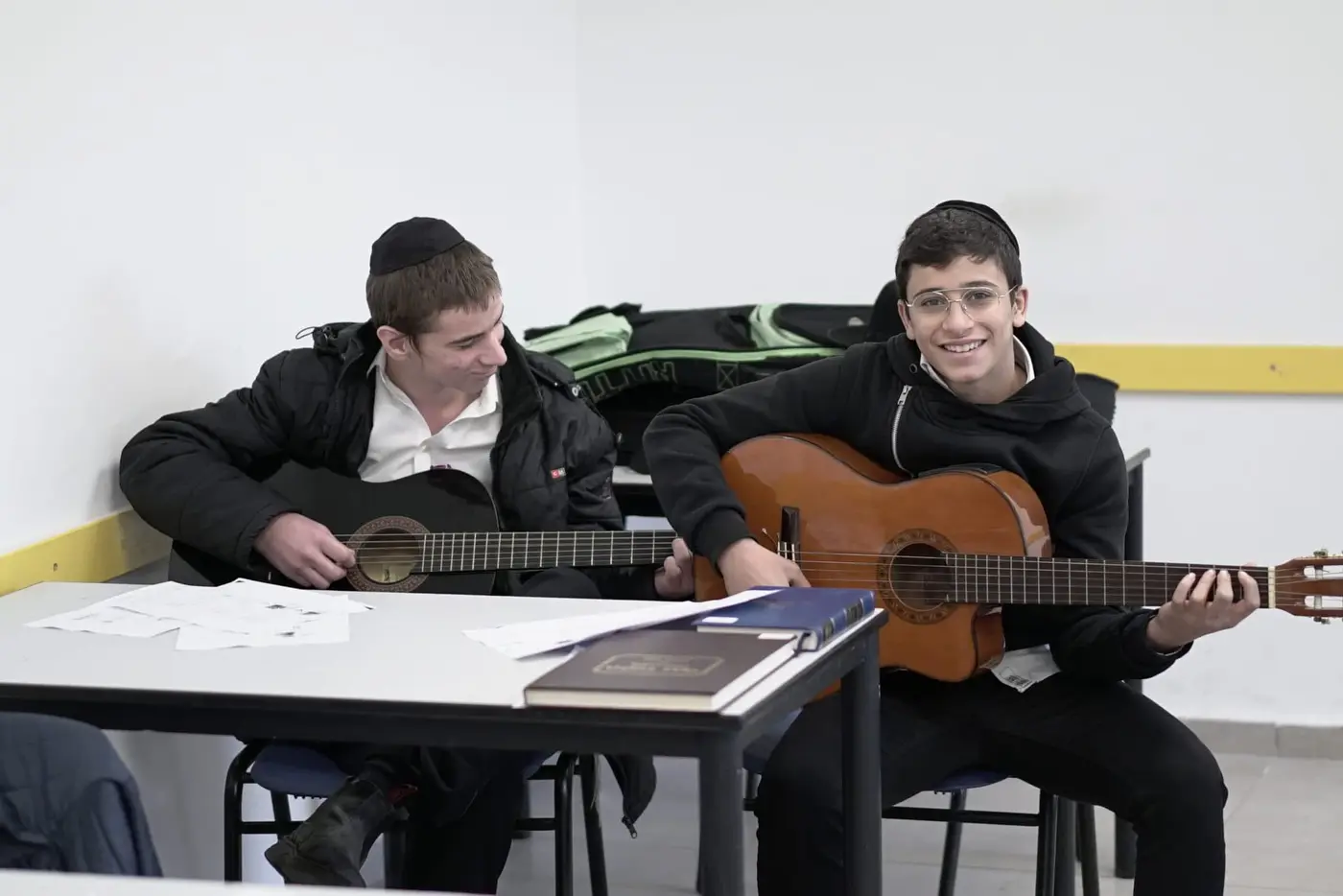 העשרה - חוגים 1
