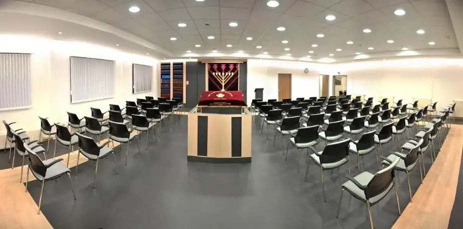 Bienvenue au Beth 'Habad Nous espérons que vous trouverez dans ce site tous les renseignements que vous cherchez.