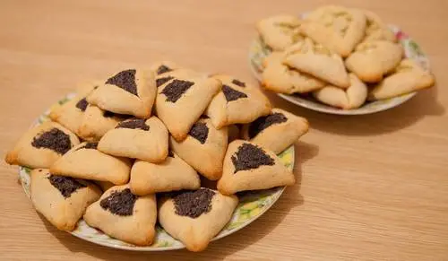 Please see this link for a Halacha Guide relevant to Parshas Zachor, Taanis Esther and Purim: http://bit.ly/PurimLC