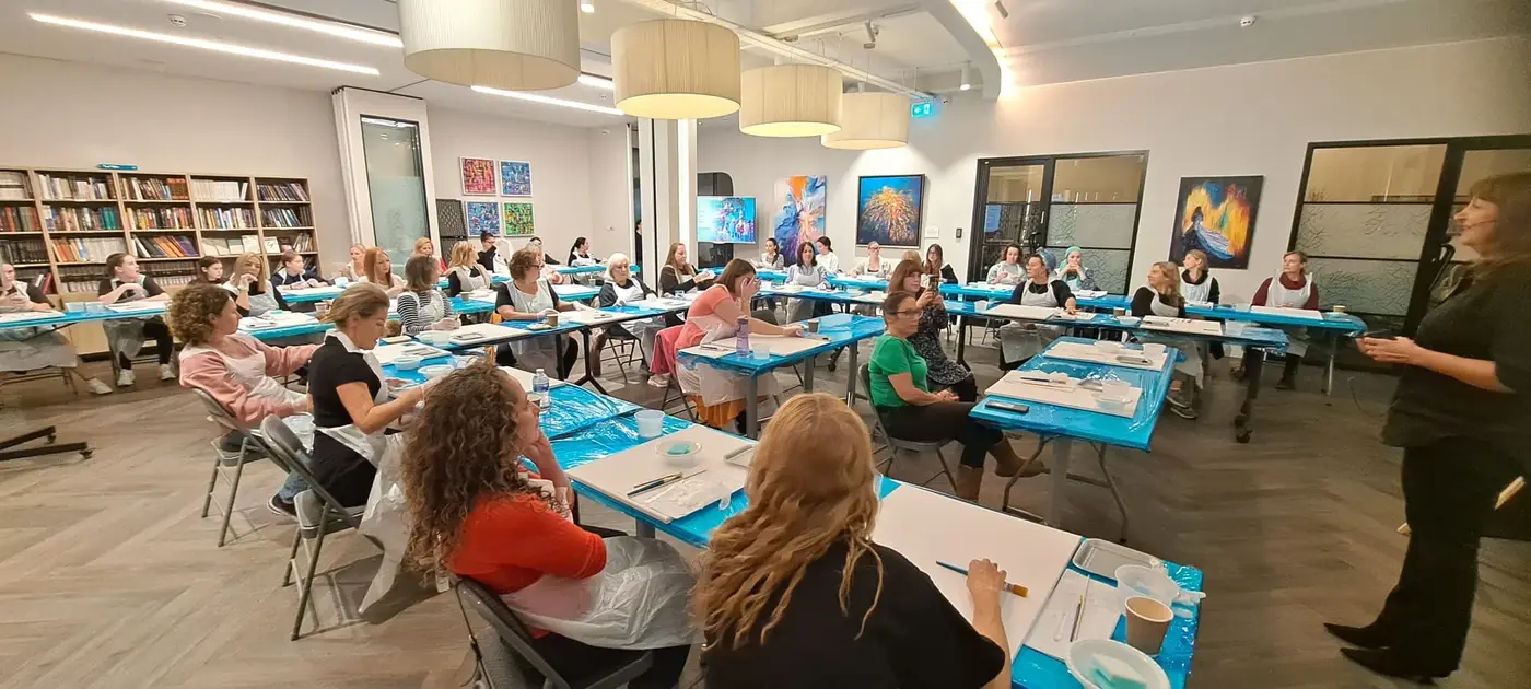 Welcome to Chabad HGS A vibrant hub of Jewish Life with YOU at the Centre