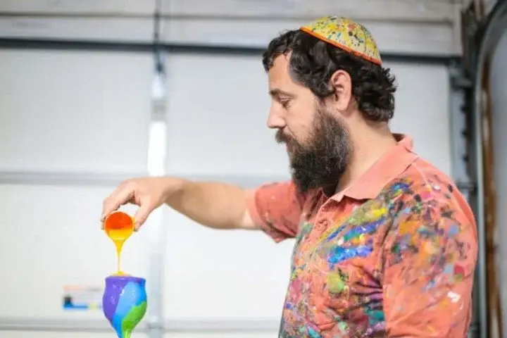 ‘Pop Art Rabbi’ to Install Sukkah Project