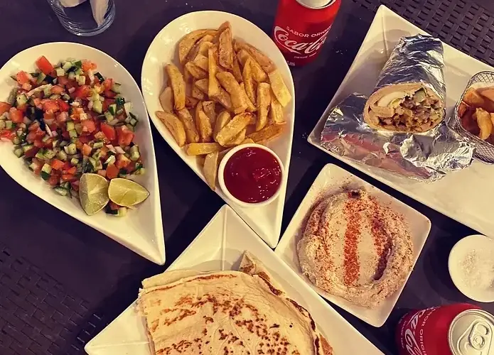 מסעדה מסעדה בשרית פרווה בשרי בית חב"ד מזמין אתכם למסעדת "סבבה", מסעדה בשרית באווירה חמה עם תפריט מגוון. חיוג ניווט שירותי המקום ישיבה במקום