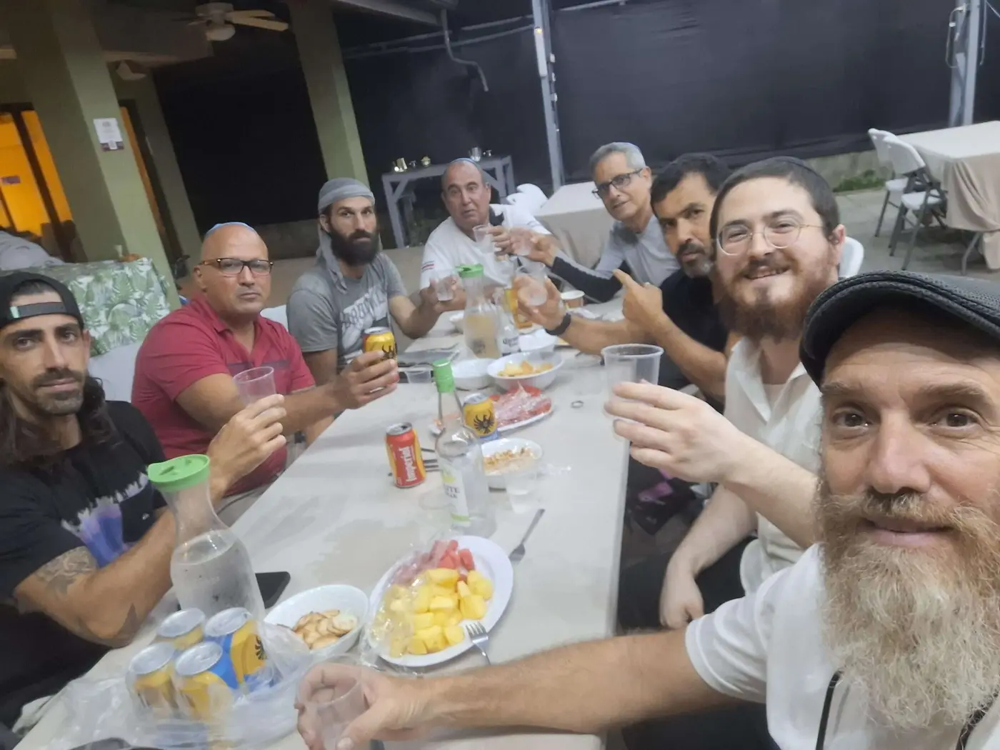 הפרלמנט של חאקו – שלישי ישראלי