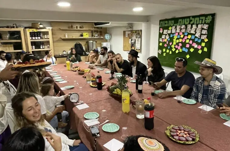 שלוחי חב"ד הרב לוי ונונו שליח חב"ד הרבנית מימי ונונו שליחת חב"ד