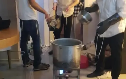מטבח כשר הוא הלב של הבית היהודי, לא תאמינו באיזו קלות ויעילות נכשיר לכם את המטבח כולו, ללא עלות! ליצירת קשר: 050-4030113 הרב דוד גולדברג