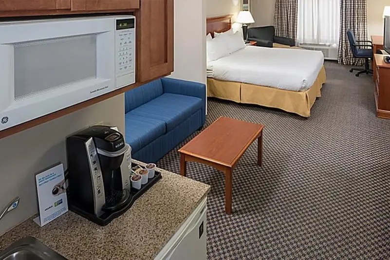 Holiday Inn Express & Suites
