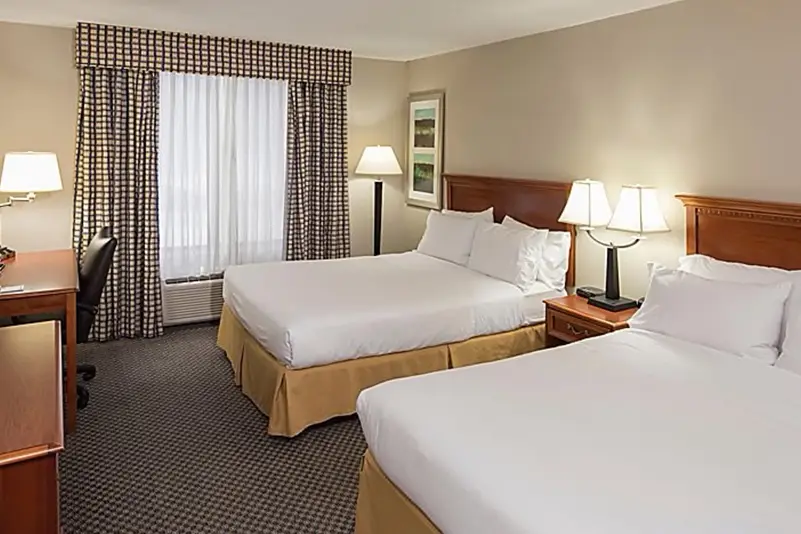 Holiday Inn Express & Suites