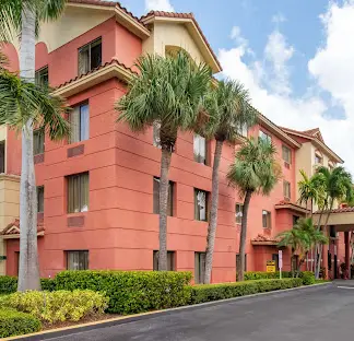 Best Western Plus Palm Beach Gardens Hotel & Suites Distance from JCS: 2.20 km / 1.37 miles Outside Eruv: