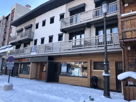 Lieu de vacances pour de nombreux Juifs venant du monde entier, des offices sont organisés depuis de nombreuses années.