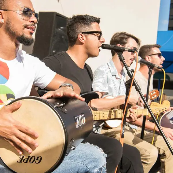 Nossa história e nossos costumes nos unem em alegria