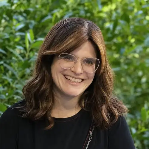 הרב דרור והרבנית מיכל שאול · שליחי המקום