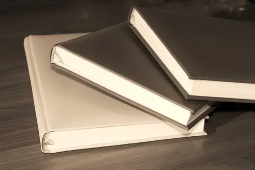 The only thing better than reading a great book is talking about it with friends!