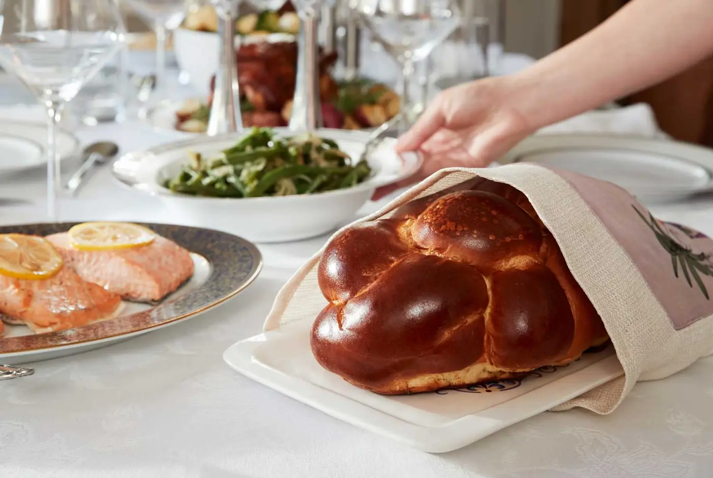 Shabbat and Holidays meals at Chabad of Thessaloniki Information & Registration