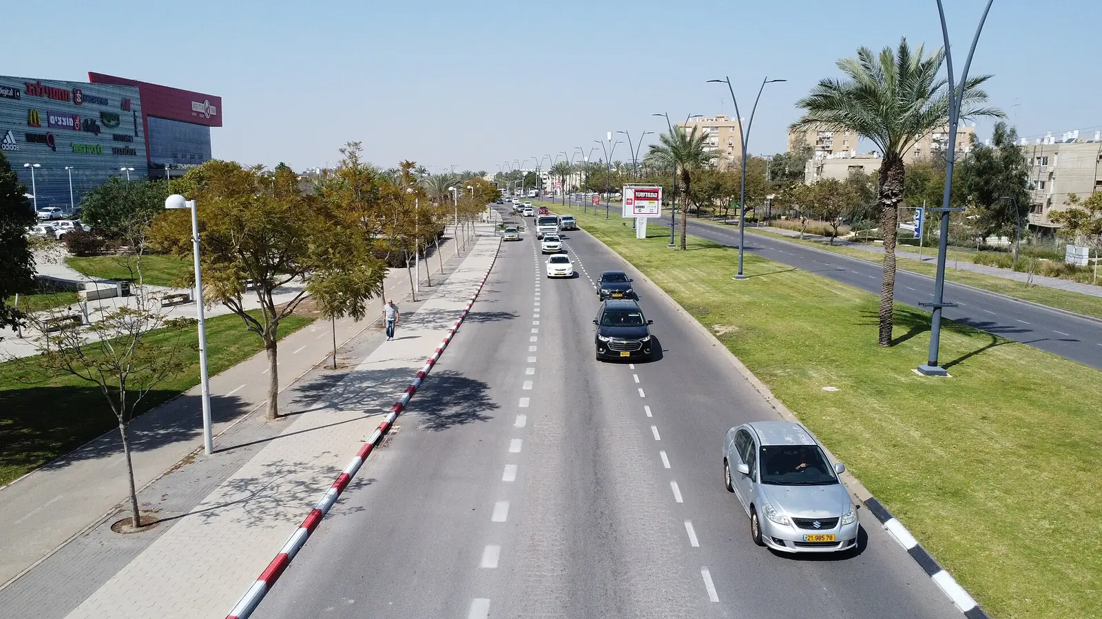 Beit Chabad Shechuna E