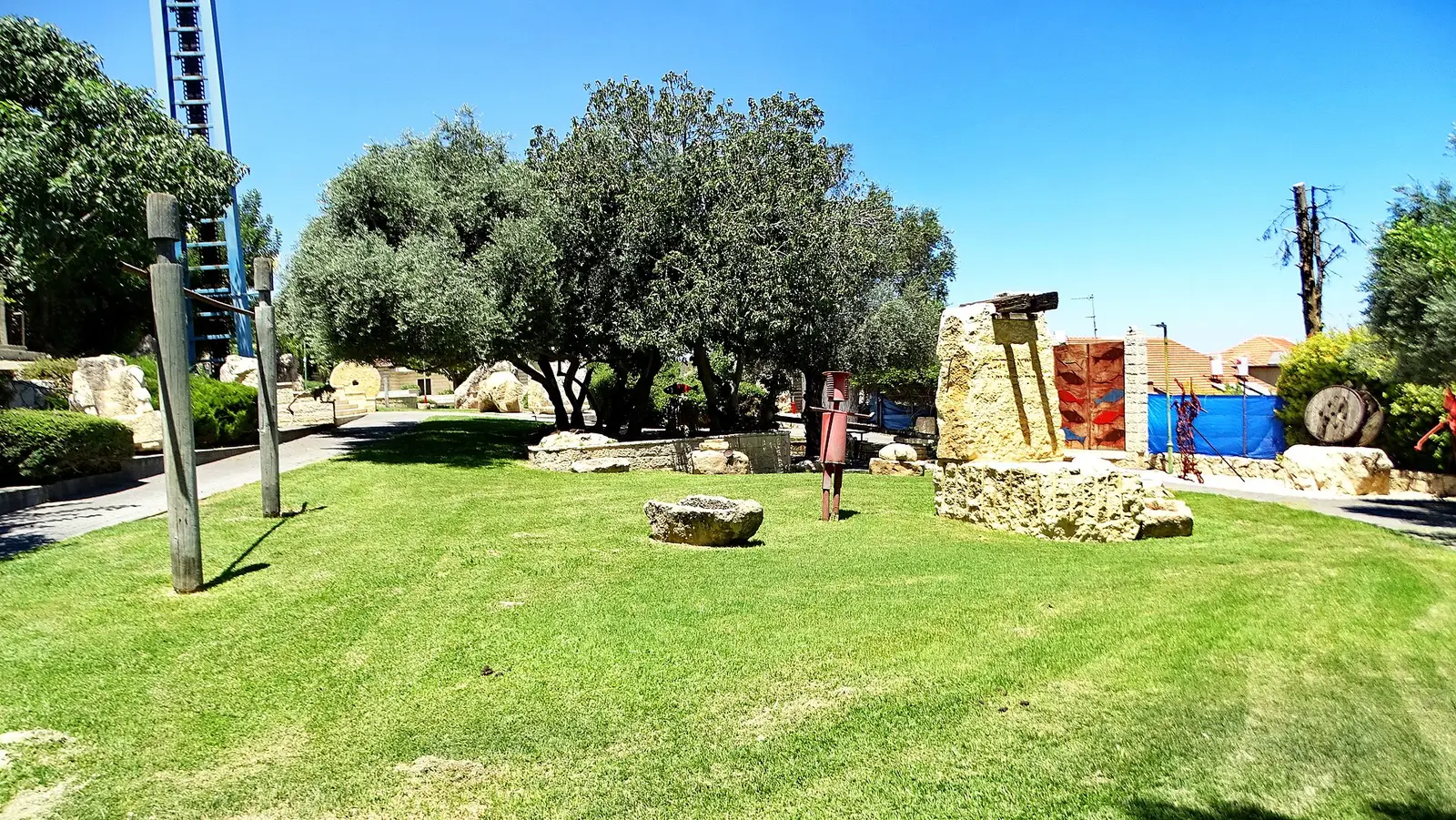Beit Chabad Shchunat Cheftziba