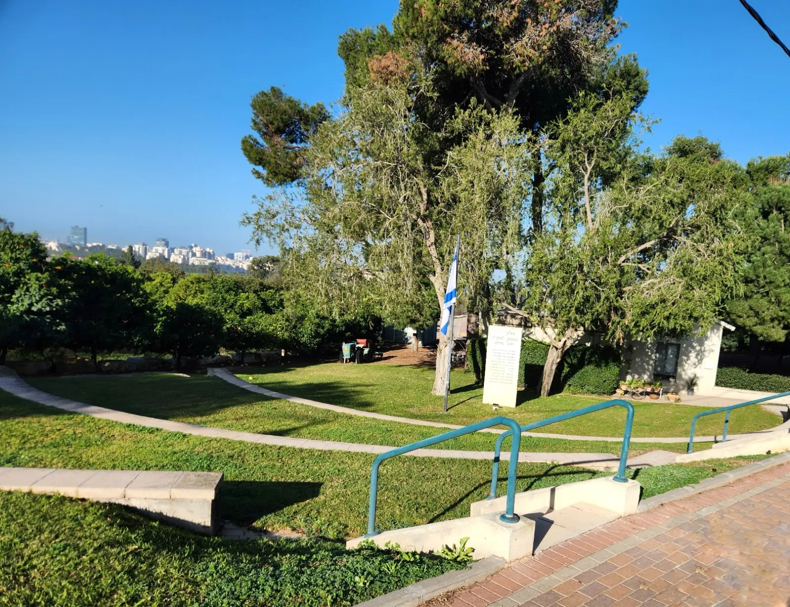 Chabad of Sde Warburg